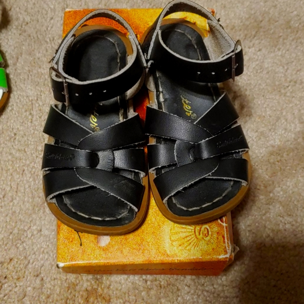 Sun San Salt water Sandals black w box